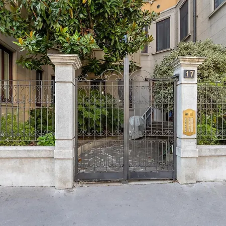 Porta Venezia New Luxury apt - wifi full equiped-3